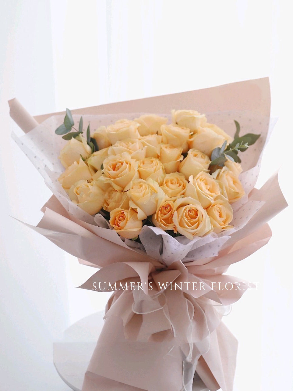 creamy roses bouquet