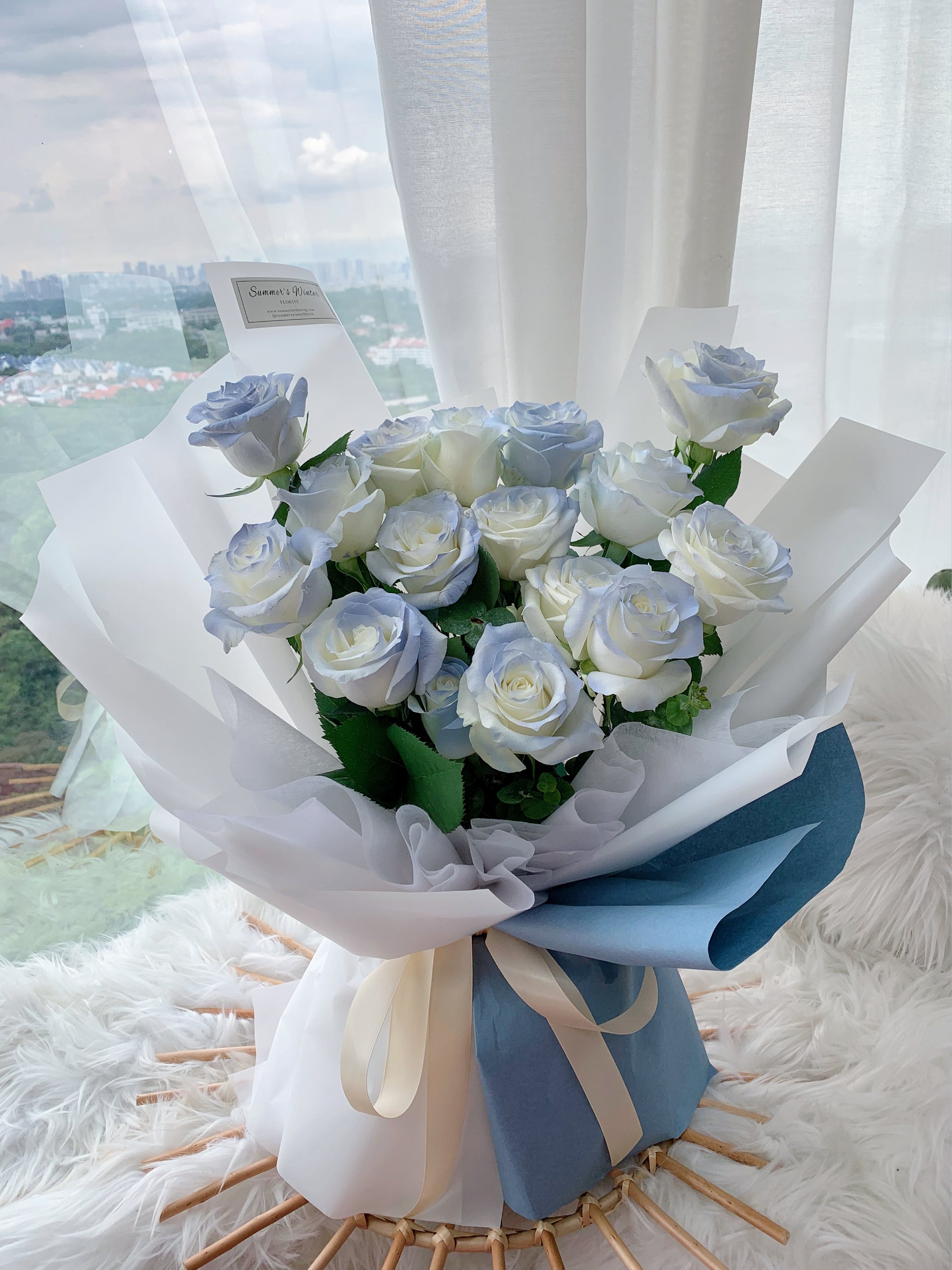 Blue Lagoon (Sprayed Blue Roses)