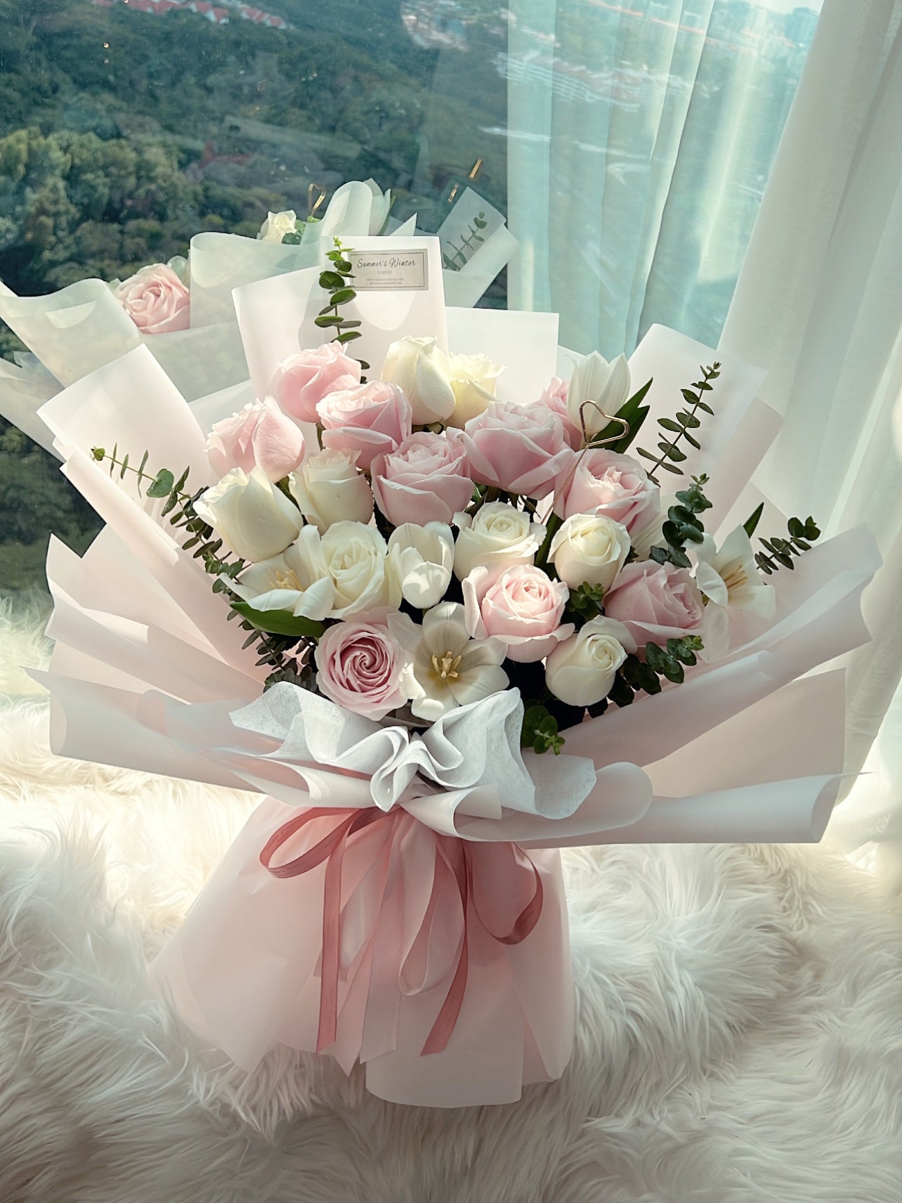 Fresh Pink/White Roses Bouquet 